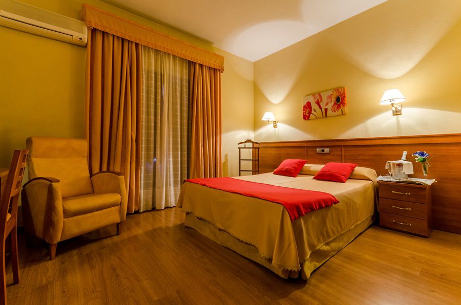 Hotel Zodiaco Bailen Bagian luar foto
