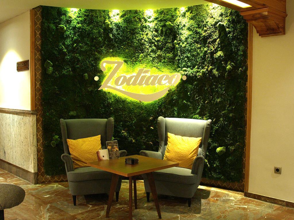 Hotel Zodiaco Bailen Bagian luar foto