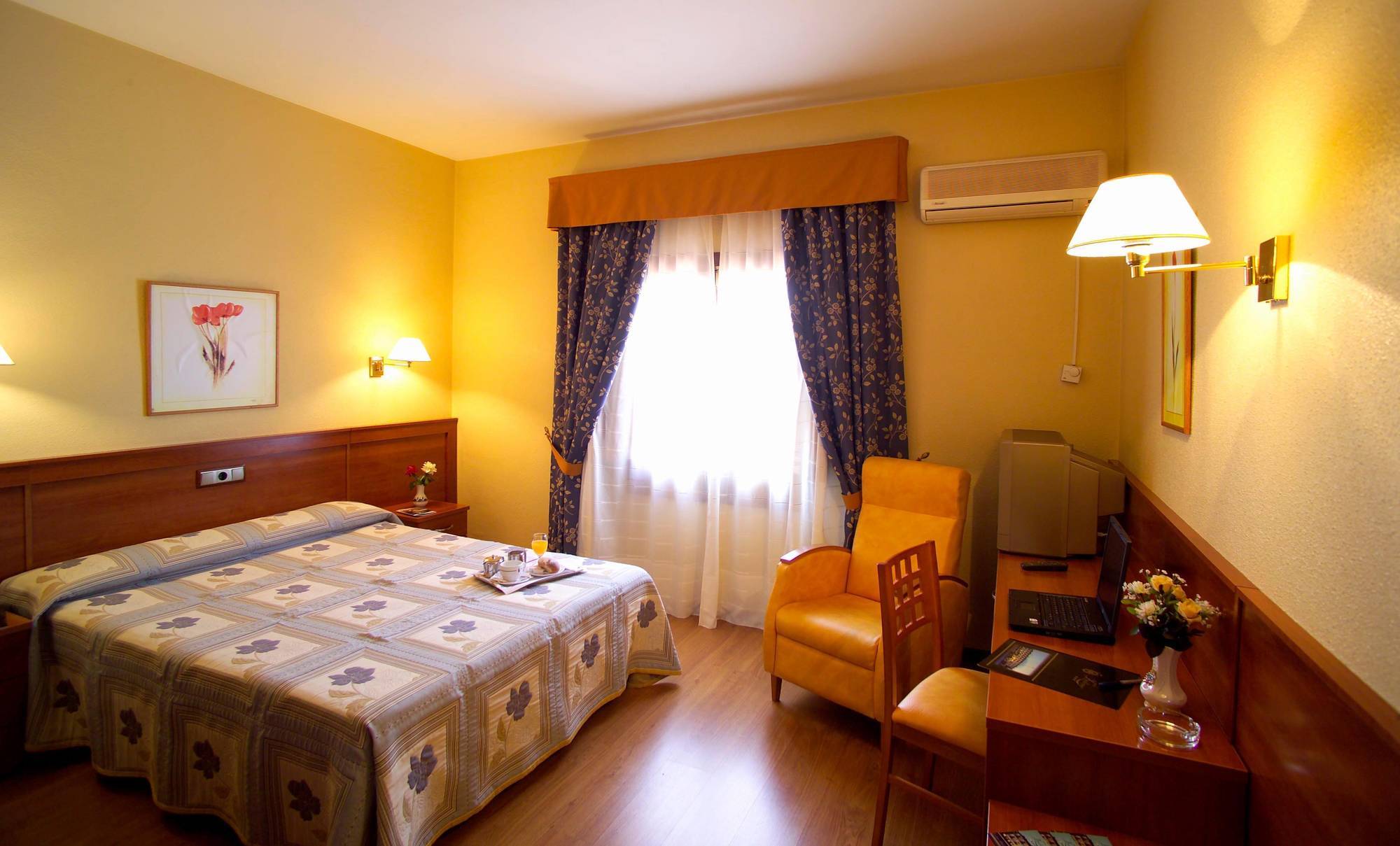 Hotel Zodiaco Bailen Ruang foto