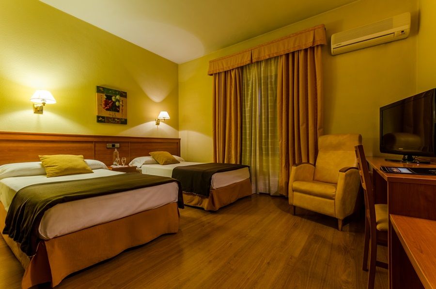 Hotel Zodiaco Bailen Bagian luar foto